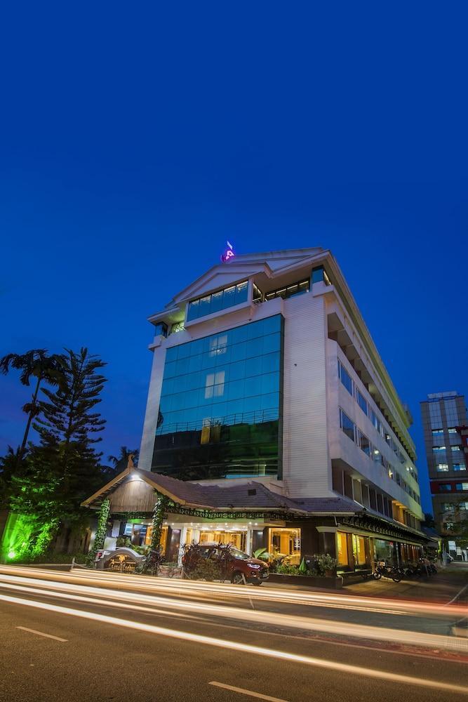 The Renai Cochin Hotel Kochi Exterior photo